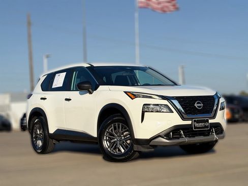 Certified 2023 Nissan Rogue S AWD/4WD image 2