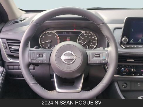 Used 2024 Nissan Rogue SV w/ SV Premium Package FWD image 12