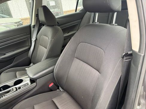 Used 2024 Nissan Altima 2.5 SV w/ SV Premium Package AWD/4WD image 3