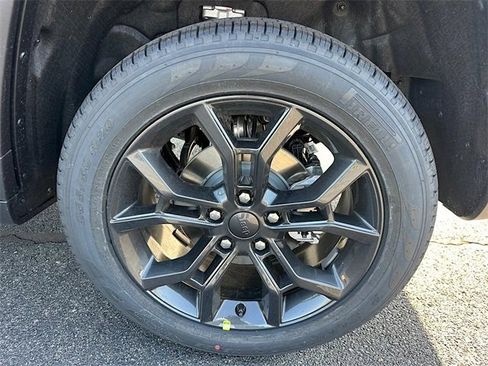 New 2025 Jeep Grand Cherokee Limited image 25