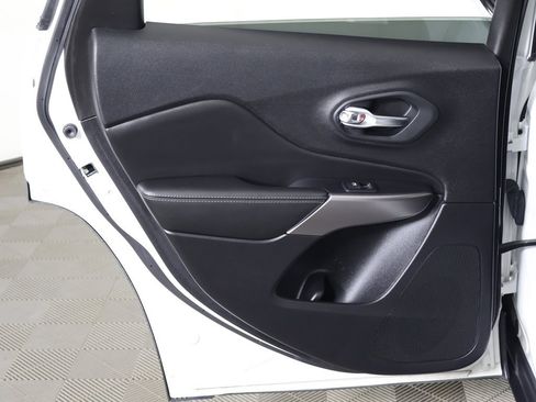 Used 2021 Jeep Cherokee Latitude Lux image 22