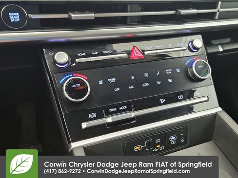 Used 2025 Hyundai Santa Fe SEL FWD image 25