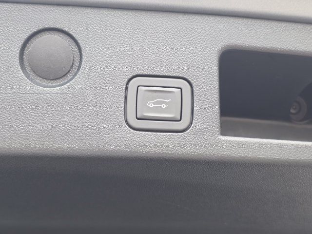 Used 2026 Chevrolet Equinox LT w/ Convenience Package II FWD image 12