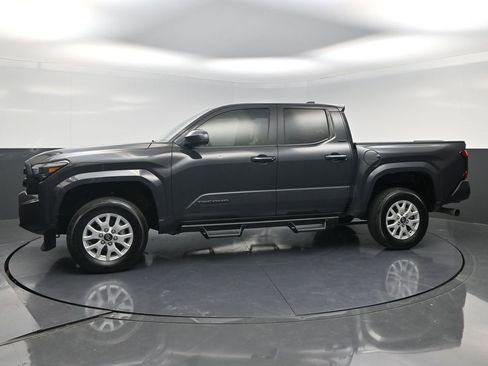 Used 2024 Toyota Tacoma SR5 image 3