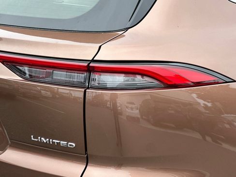 New 2025 Toyota Crown Signia image 31