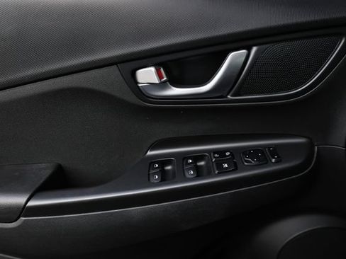 Used 2023 Hyundai Kona SE FWD image 15