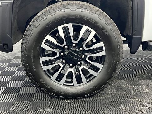 Used 2024 GMC Sierra 3500 Denali Ultimate AWD/4WD image 25