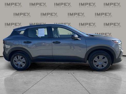 Used 2025 Nissan Kicks S image 6