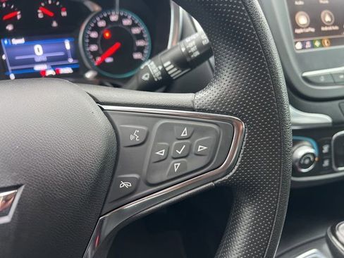 Used 2021 Chevrolet Equinox LT w/ LPO, Cargo Package image 17