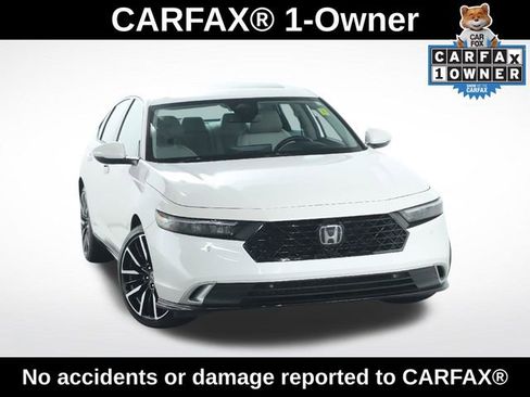 Used 2025 Honda Accord Touring image 2