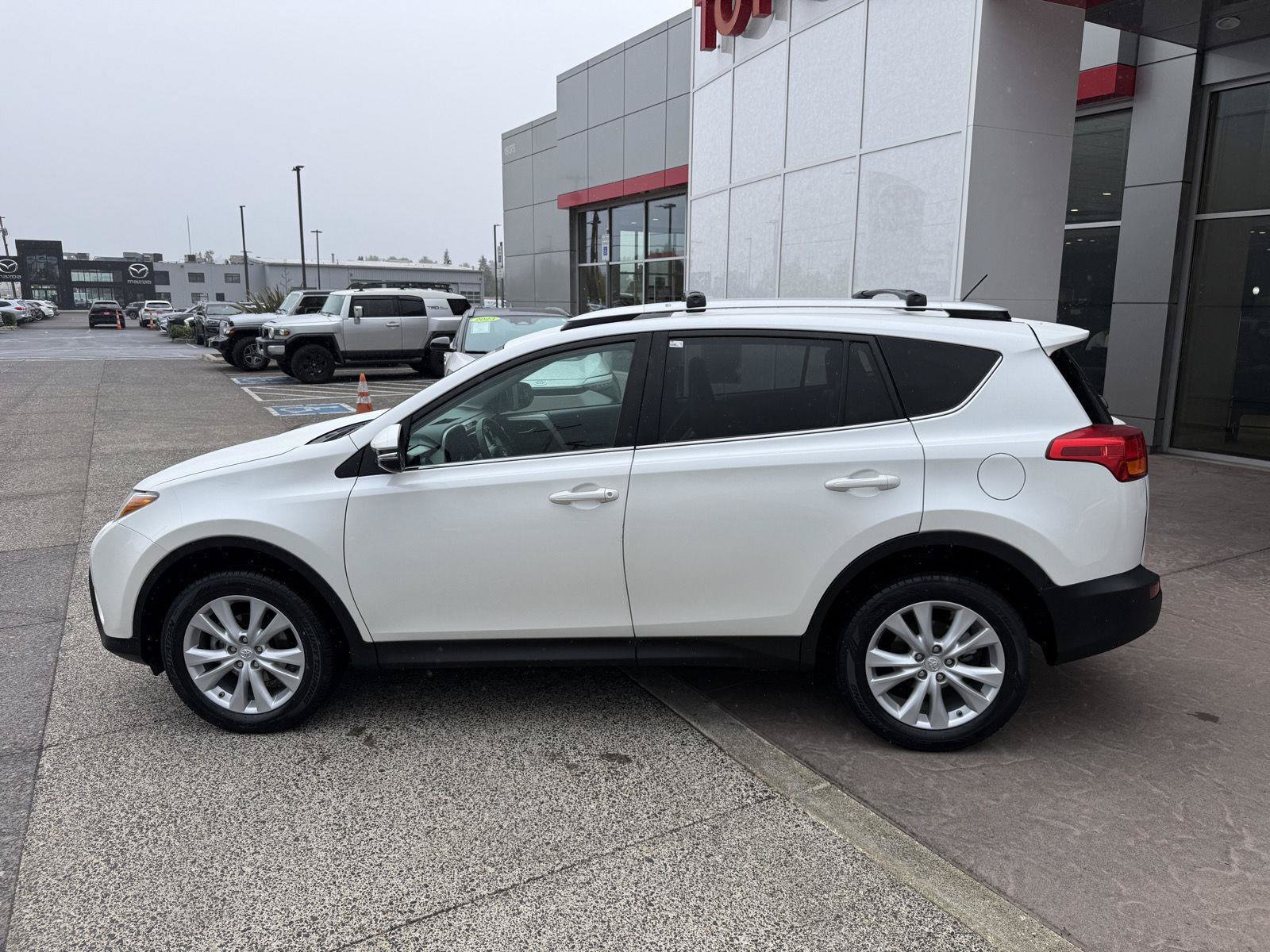 Used 2014 Toyota RAV4 Limited w/ Technology Package AWD/4WD image 3