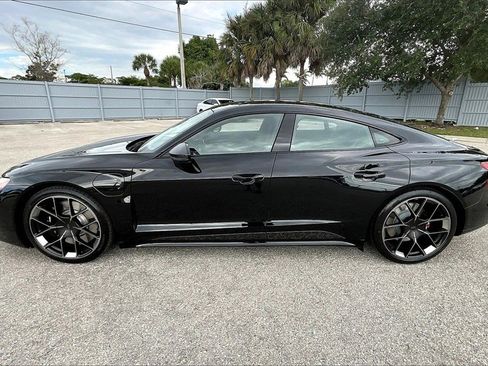 New 2026 Audi RS e-tron GT performance image 8