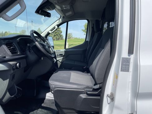 Used 2024 Ford Transit 250 Low Roof w/ Exterior Upgrade Package RWD image 16