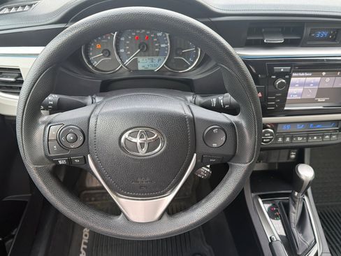 Used 2014 Toyota Corolla LE image 14