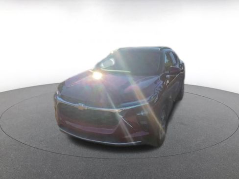 Used 2025 Chevrolet Trax LT w/ LT Convenience Package image 16