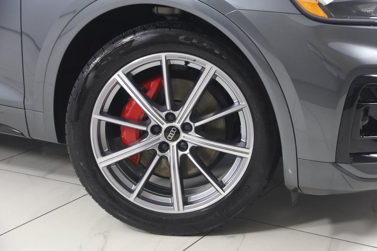 Used 2025 Audi Q5 e Premium Plus AWD/4WD image 16