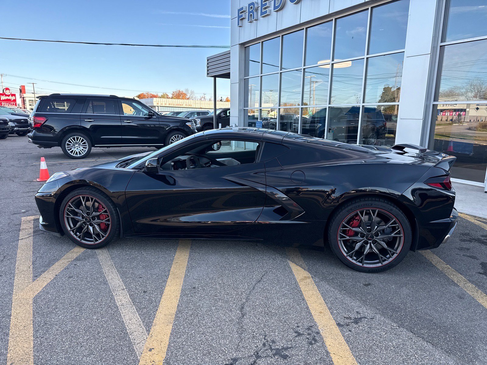 Used 2024 Chevrolet Corvette Stingray Preferred Cpe w/ Z51 Performance Package RWD image 3