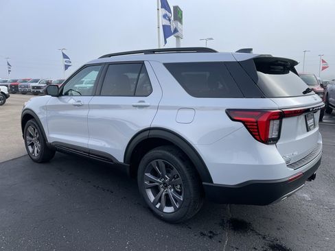 New 2026 Ford Explorer Active image 5