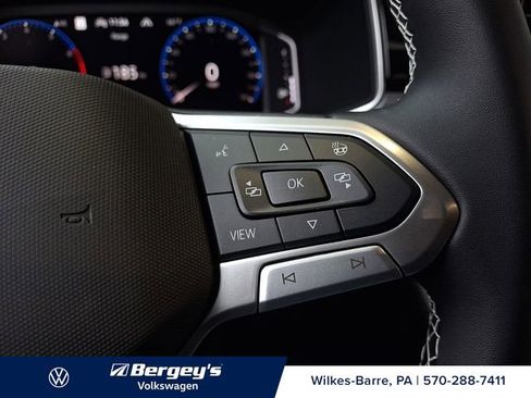 New 2026 Volkswagen Taos SEL image 18