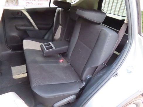 Used 2014 Toyota RAV4 LE FWD image 13