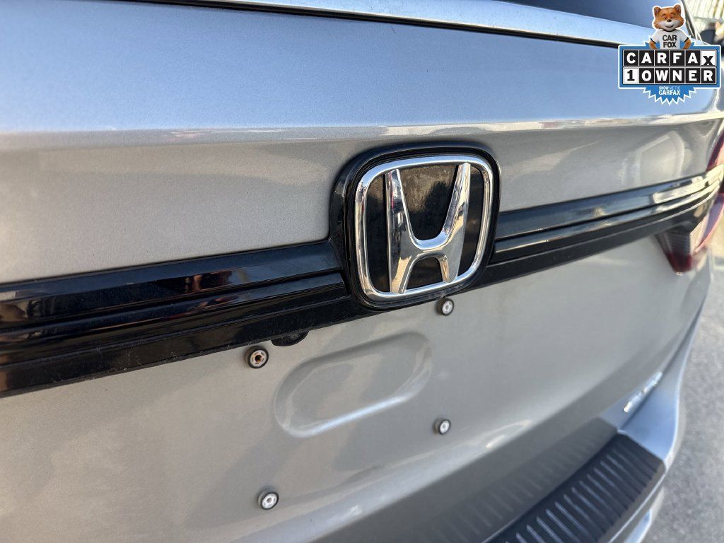 Used 2025 Honda Odyssey Elite image 6