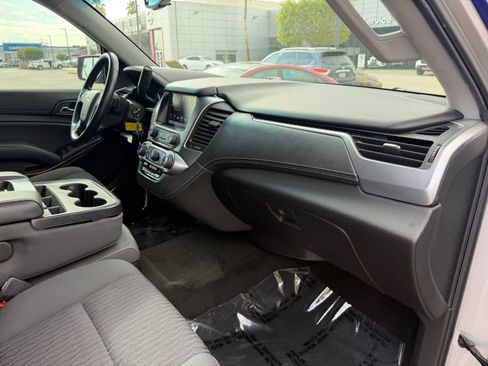 Used 2017 Chevrolet Suburban LS AWD/4WD image 11