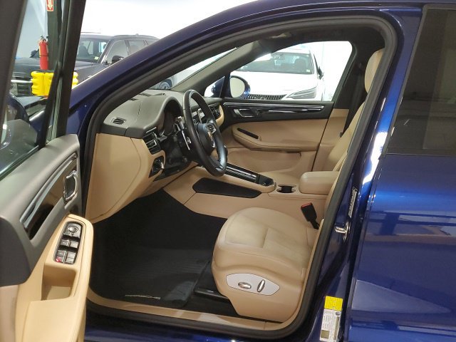 Used 2023 Porsche Macan AWD/4WD image 13