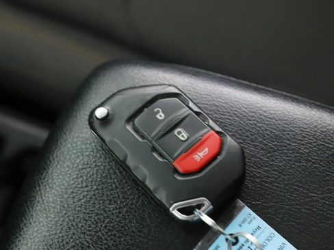 Used 2024 Jeep Wrangler Unlimited image 6