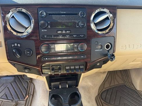 Used 2008 Ford F250 FX4 image 9