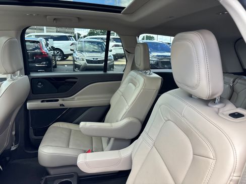 Used 2023 Lincoln Aviator Reserve w/ Equipment Group 201A AWD/4WD image 26