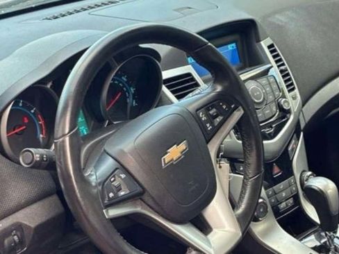 Used 2012 Chevrolet Cruze LT image 4