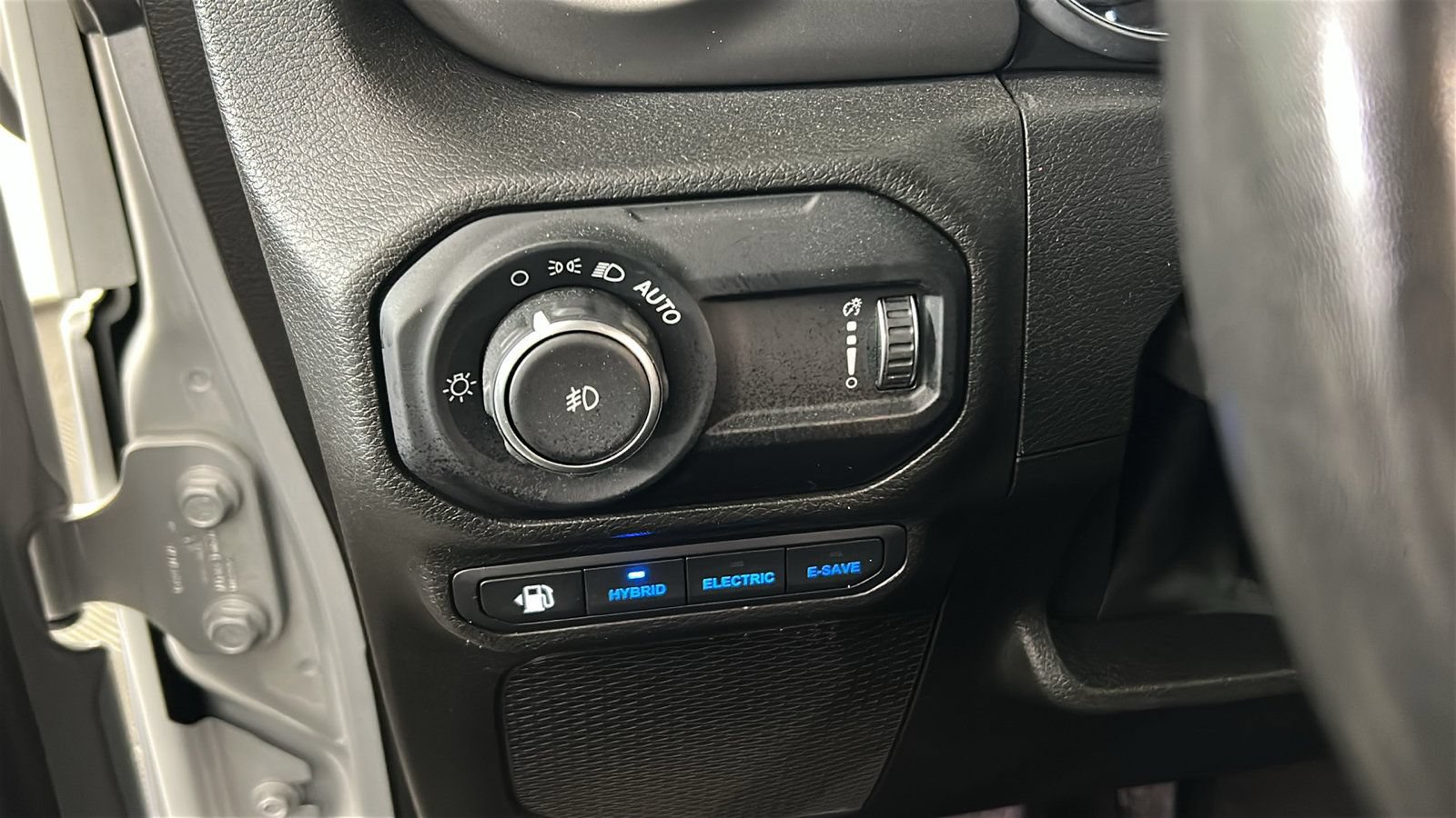 Used 2023 Jeep Wrangler Unlimited w/ Cold Weather Group AWD/4WD image 23
