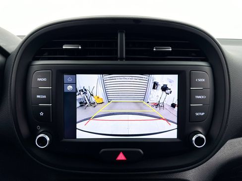 Used 2025 Kia Soul LX FWD image 10