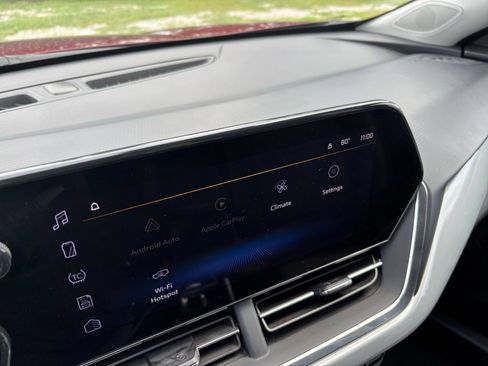 Used 2025 Chevrolet Trax LT FWD image 20