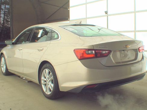Used 2016 Chevrolet Malibu LT image 4