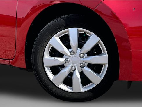 Used 2015 Toyota Corolla LE FWD image 9