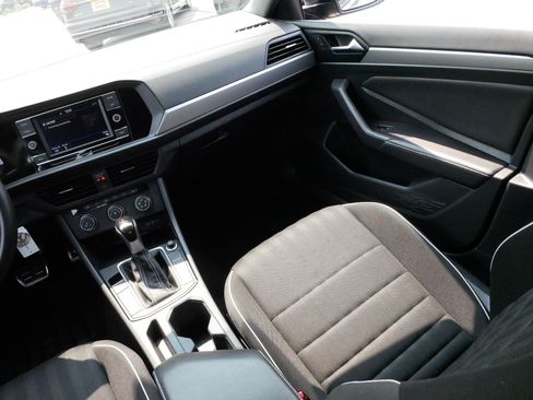 Used 2024 Volkswagen Jetta Sport FWD image 11