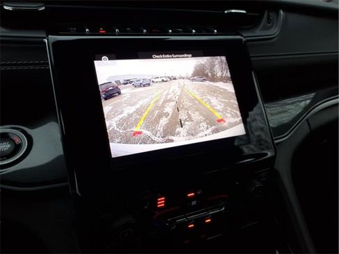 Used 2022 Jeep Grand Cherokee Altitude image 21