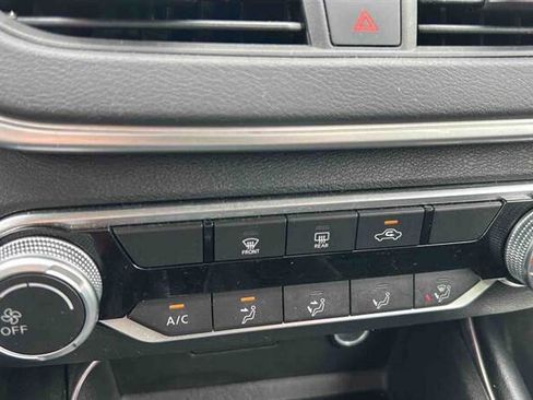 Used 2022 Nissan Altima 2.5 SR FWD image 18
