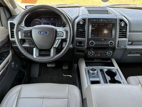 Used 2019 Ford Expedition XLT w/ Equipment Group 202A image 9