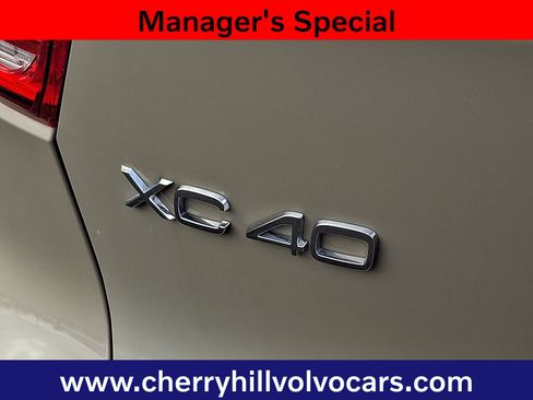 Certified 2025 Volvo XC40 B5 Ultra w/ Protection Package Premier image 28