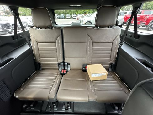 New 2026 GMC Yukon XL Denali Ultimate w/ LPO, Floor Liner Package AWD/4WD image 26