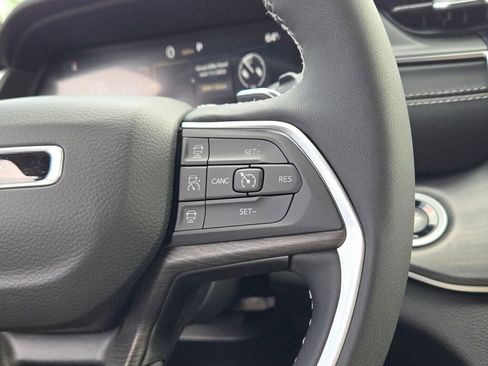 New 2025 Jeep Grand Cherokee Limited w/ Luxury Tech Group II image 34