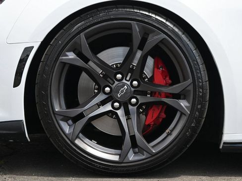 Used 2020 Chevrolet Camaro SS RWD image 9