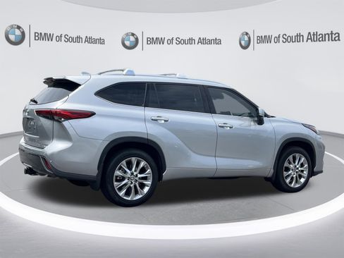 Used 2023 Toyota Highlander Limited AWD/4WD image 6