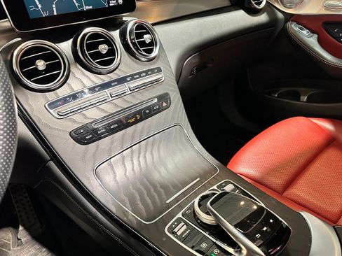 Certified 2019 Mercedes-Benz GLC 300 4MATIC image 10