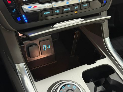 Used 2020 Ford Explorer Platinum w/ Premium Technology Package image 42