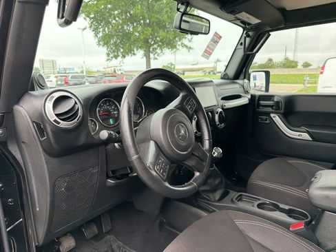 Used 2014 Jeep Wrangler Sahara w/ Connectivity Group AWD/4WD image 14