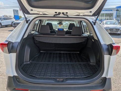 Certified 2023 Toyota RAV4 LE AWD/4WD image 5
