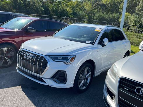 Certified 2024 Audi Q3 2.0T Premium w/ Convenience Package AWD/4WD image 1
